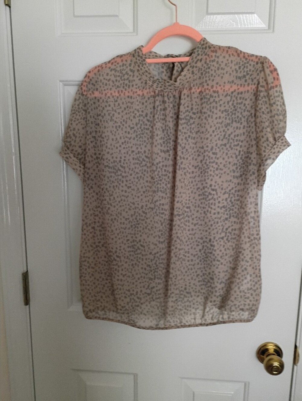 Express Beige Printed Short Sleeve Blouse Size Large